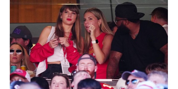 Kansas City Chiefsin pelipaidat myyvät kuin kuumat kakut Taylor Alison Swiftin ansiosta